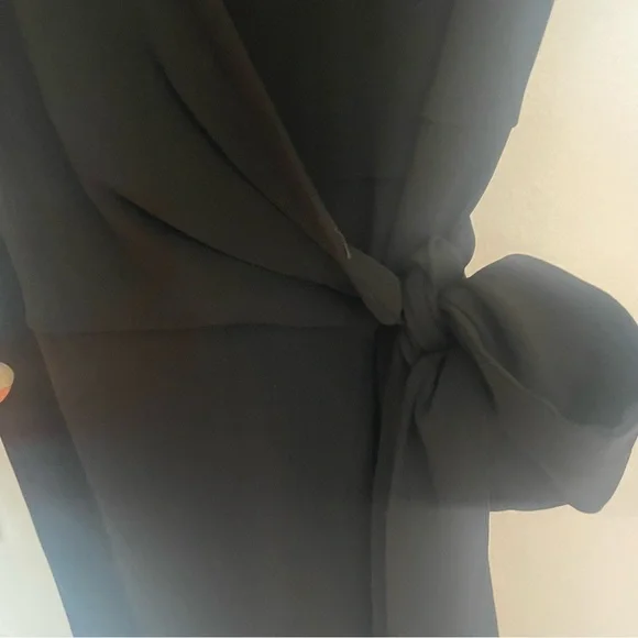 NWOT DVF Diane Von Furstenberg black midi wrap dress long sleeve chain neck M - Picture 4 of 5